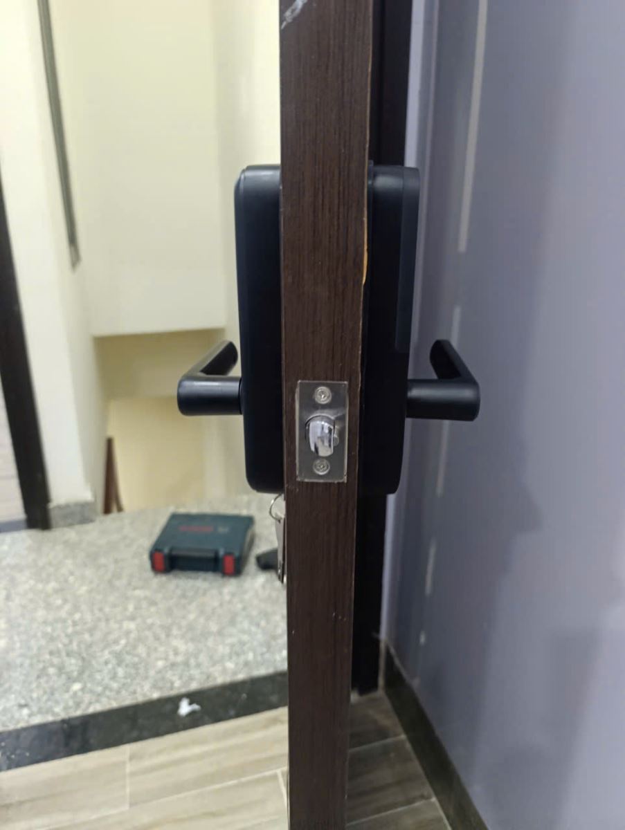 lắp đặt khóa vân tay Hà Nội