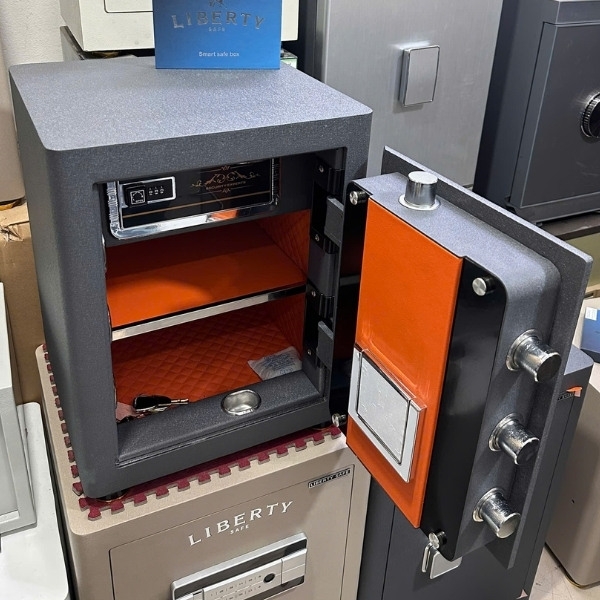 Két sắt điện tử Liberty LB50S Special Edition